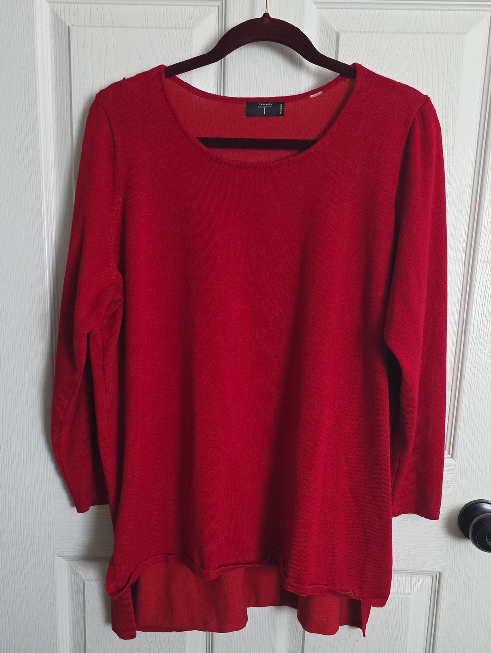 Tahari Red Long Sleeve Scoop Neck Sweater